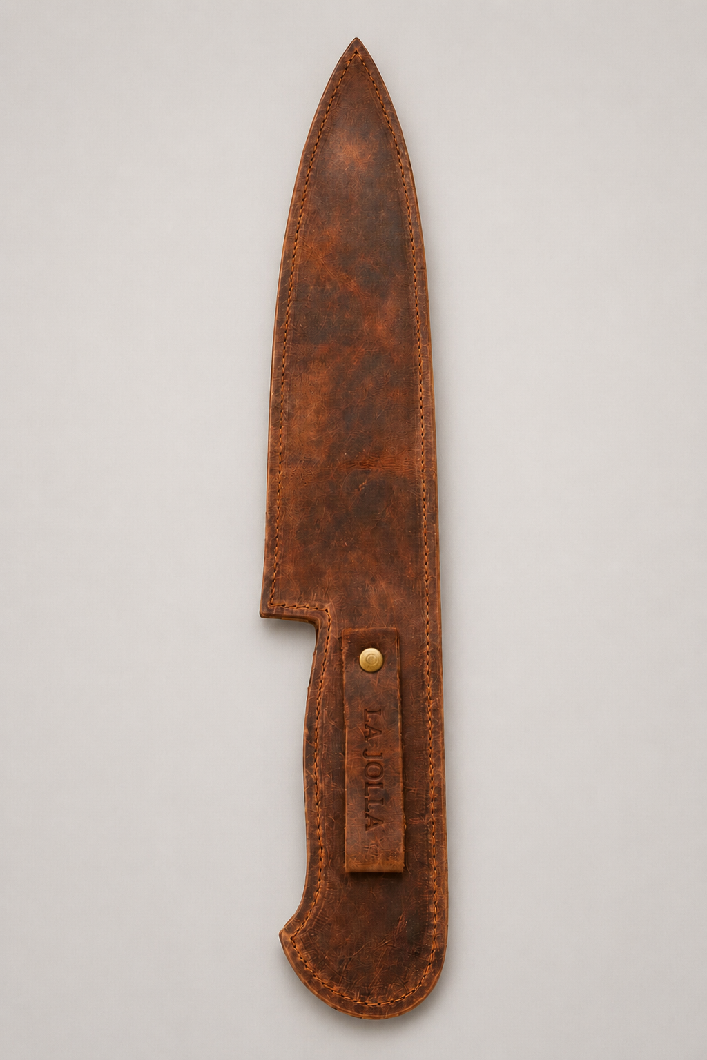 Cuchillo con funda de cuero
